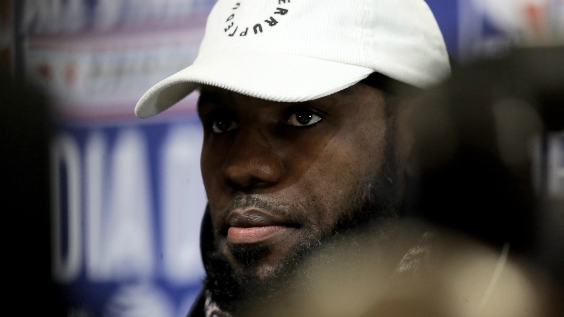 Coronavirus: NBA, NHL, MLB & MLS limit locker-room access