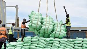 Coronavirus: Kenya bans second-hand clothing imports