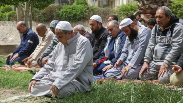 Egypt reduces curfew hours for Ramadhan