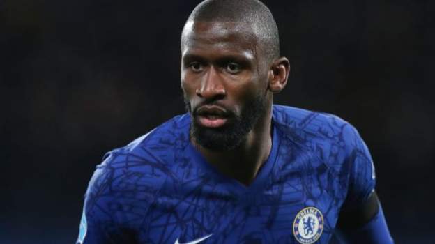 Chelsea star buying masks for Sierra Leone traders
