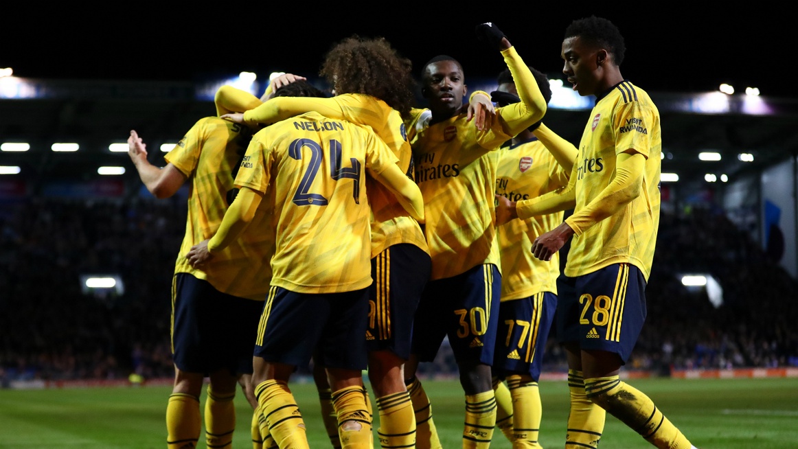 Arsenal in ‘productive’ talks with players over pay cuts as executives reduce wages