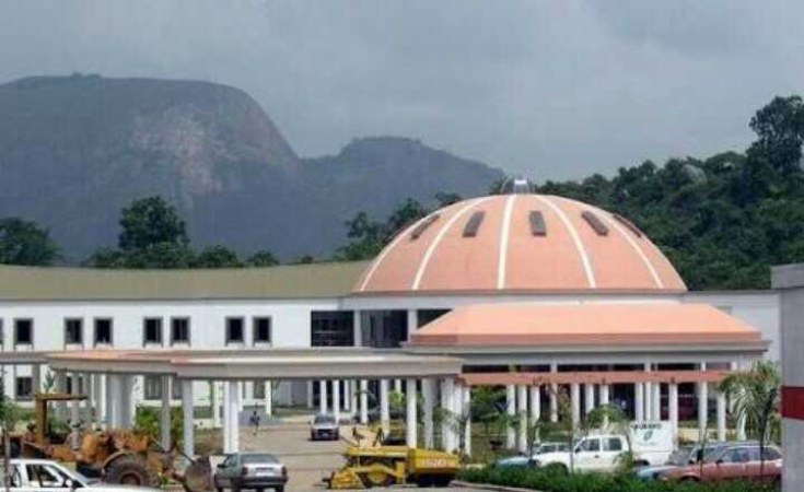 Nigeria extends flight ban for four weeks