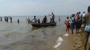 Eight  dead in Lake Albert accident