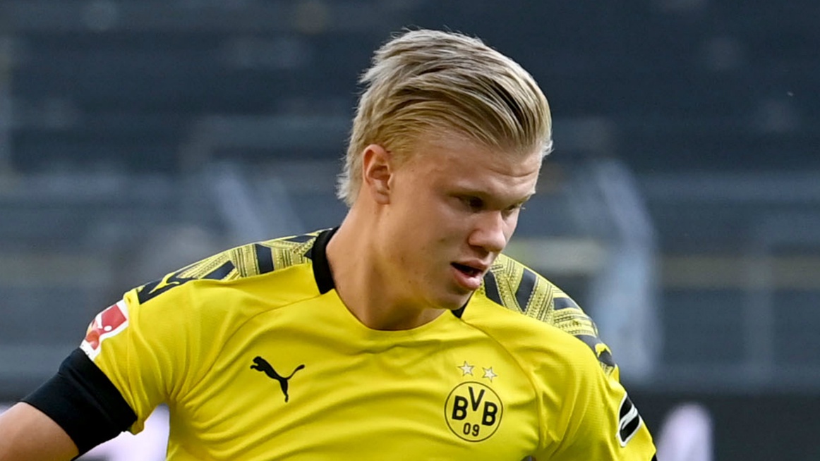Haaland worry but Dortmund hope striker’s Klassiker knee knock is a short-term problem