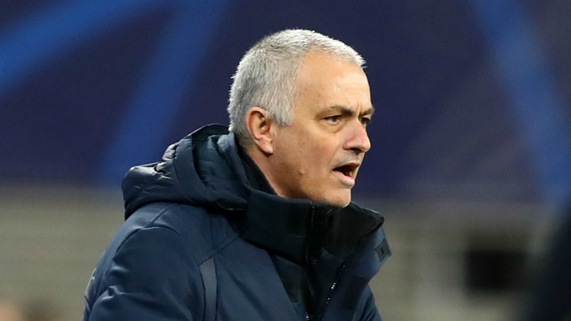 Mourinho: Tottenham will not spend rivers of money