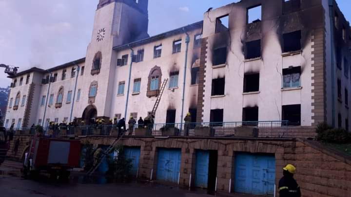 Makerere University receives  donations to rebuild the main administration building