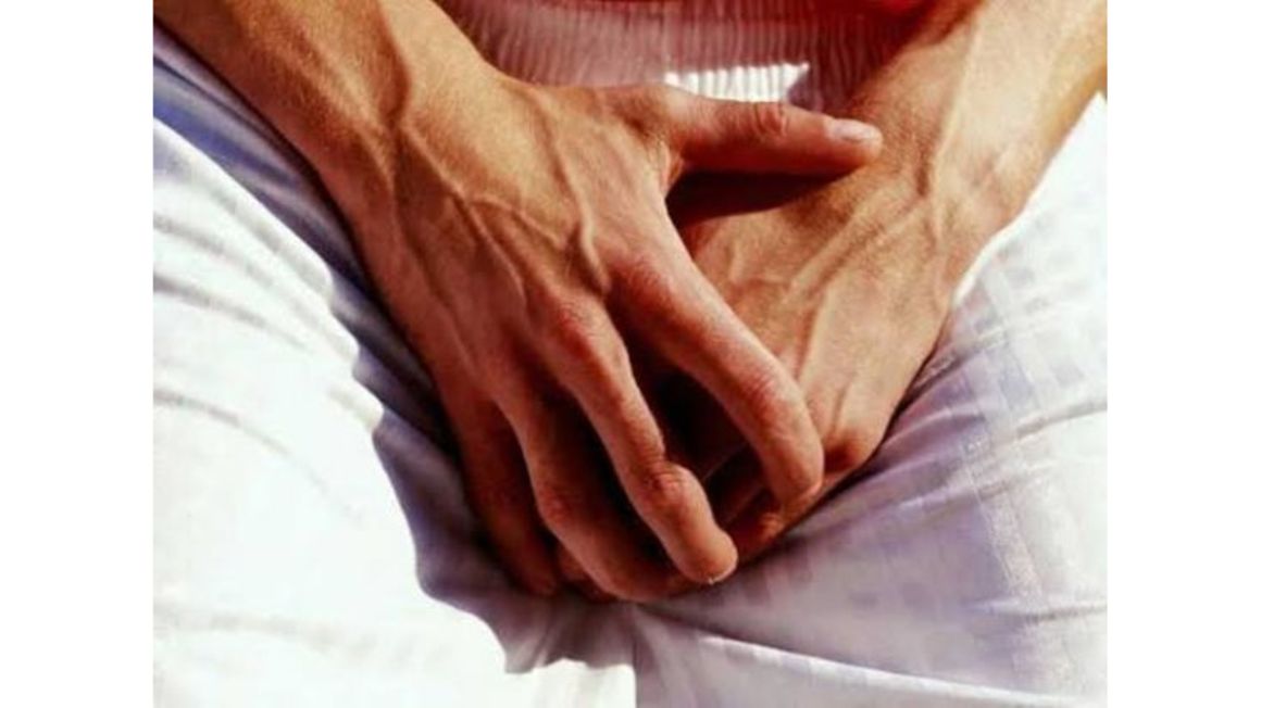 Man who chopped off his genitals dies